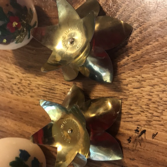 Hand painted egg candles with faux brass stands formed like a flower - Picture 6 of 7